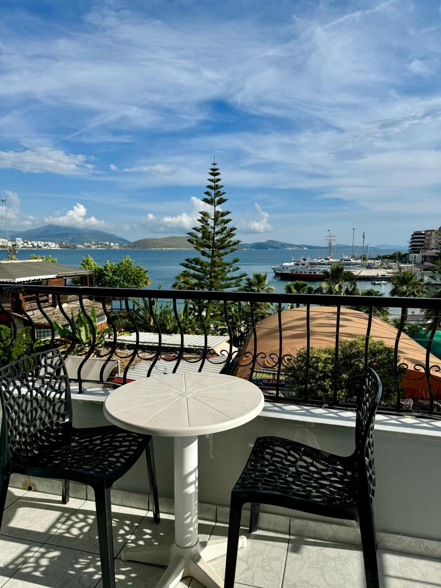 Hotel Cakalli Саранда Екстер'єр фото